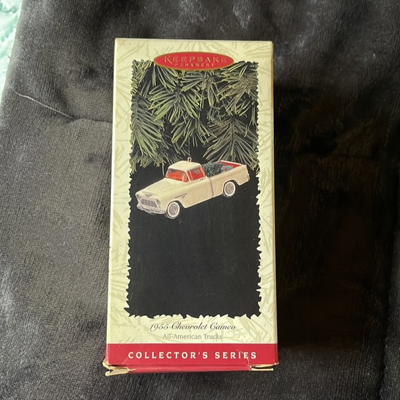 🎄 Hallmark 1955 Chevrolet Cameo Ornament - Picture 7 of 12